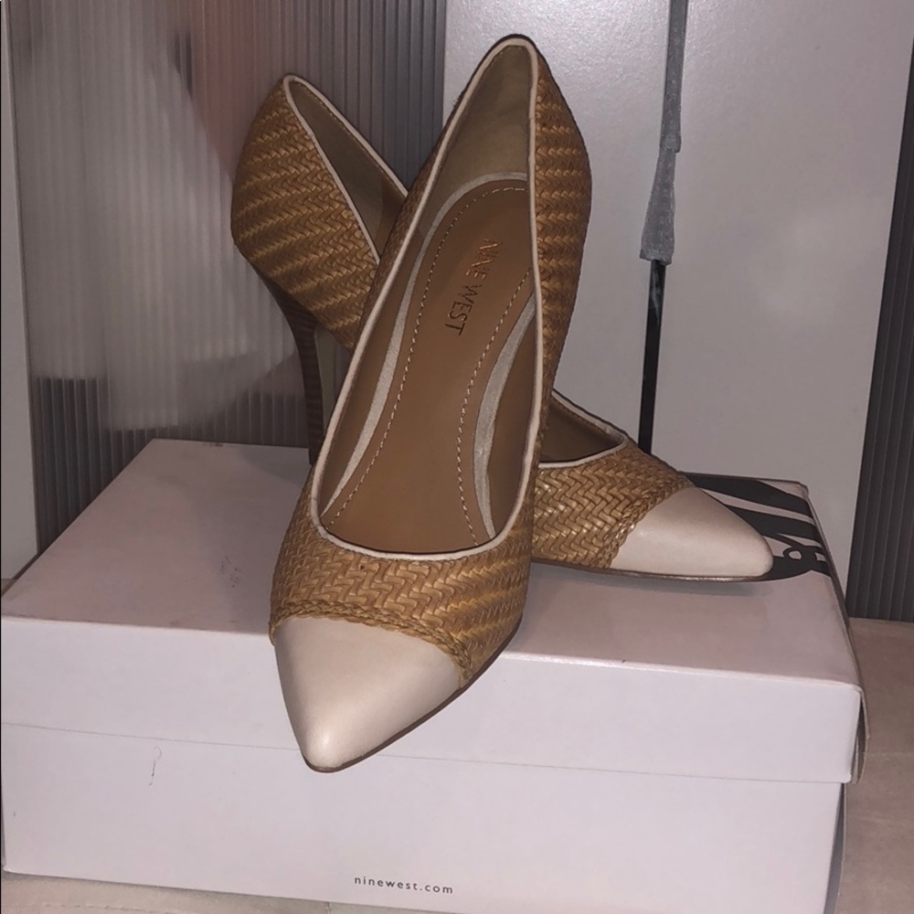 NINE WEST POINTY HEELS